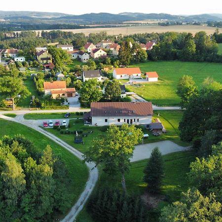 Penzion Na Podlesi Ve Zlate Korune Zlatá Koruna エクステリア 写真