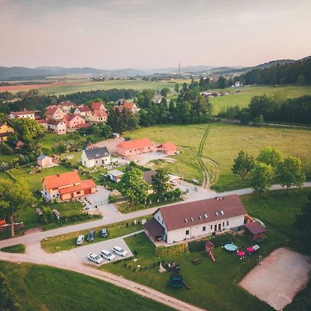 Penzion Na Podlesi Ve Zlate Korune Zlatá Koruna エクステリア 写真