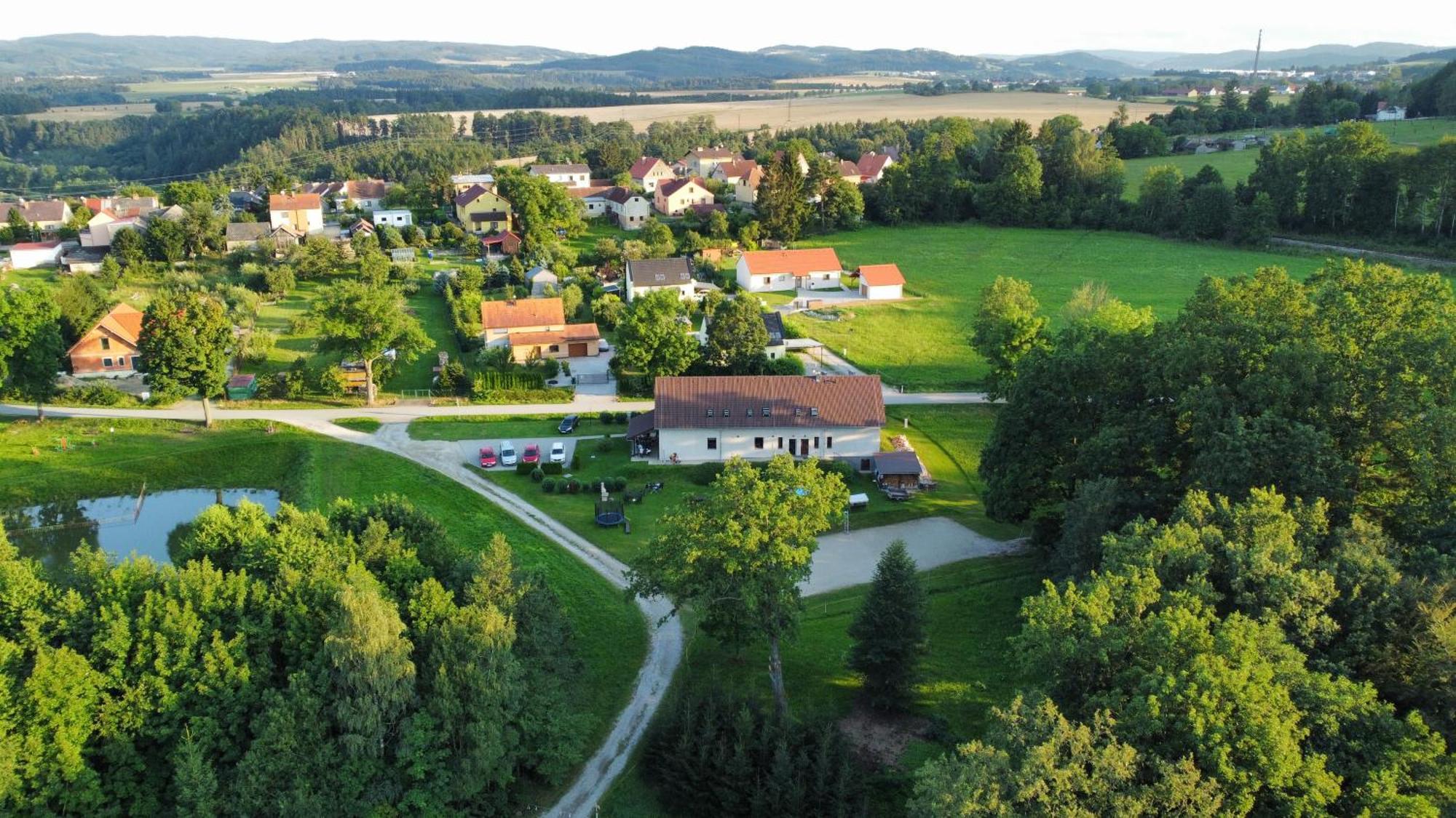 Penzion Na Podlesi Ve Zlate Korune Zlatá Koruna エクステリア 写真