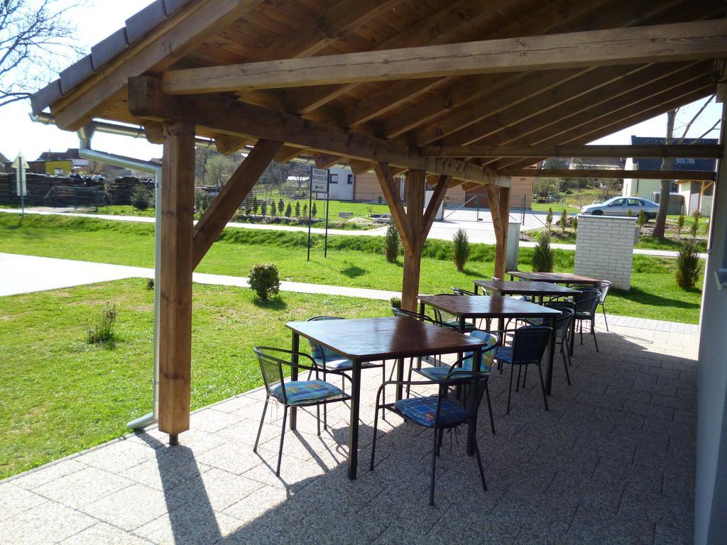 Penzion Na Podlesi Ve Zlate Korune Zlatá Koruna エクステリア 写真