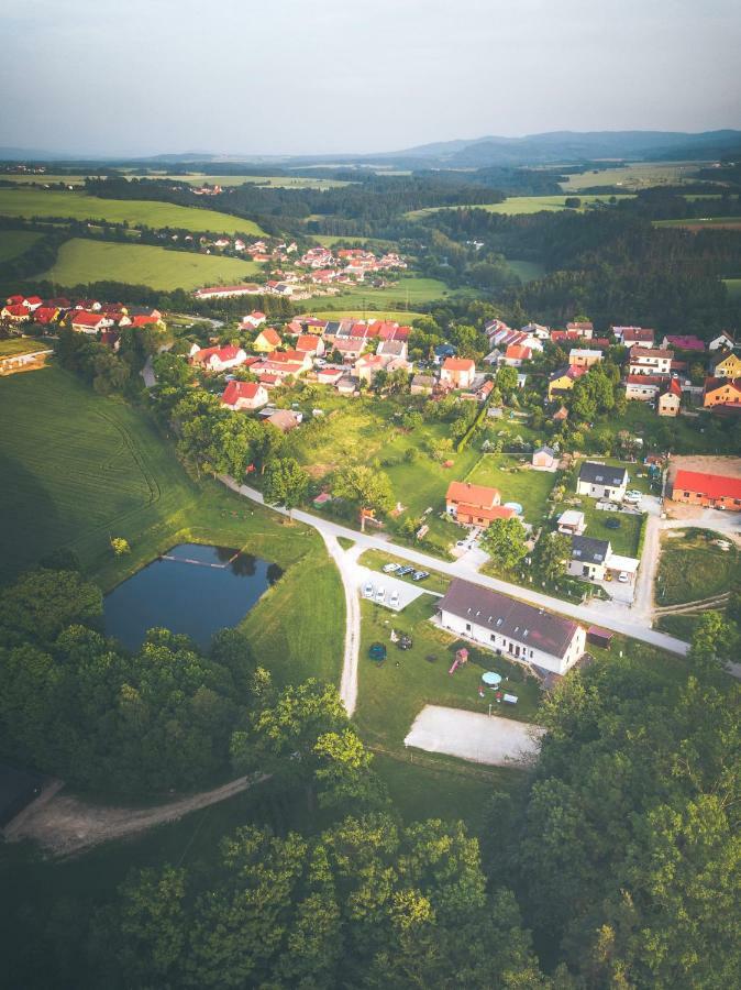 Penzion Na Podlesi Ve Zlate Korune Zlatá Koruna エクステリア 写真