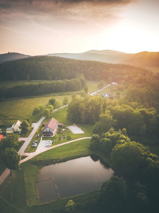 Penzion Na Podlesi Ve Zlate Korune Zlatá Koruna エクステリア 写真