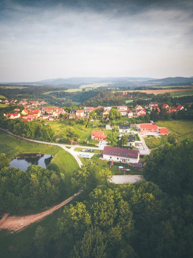 Penzion Na Podlesi Ve Zlate Korune Zlatá Koruna エクステリア 写真