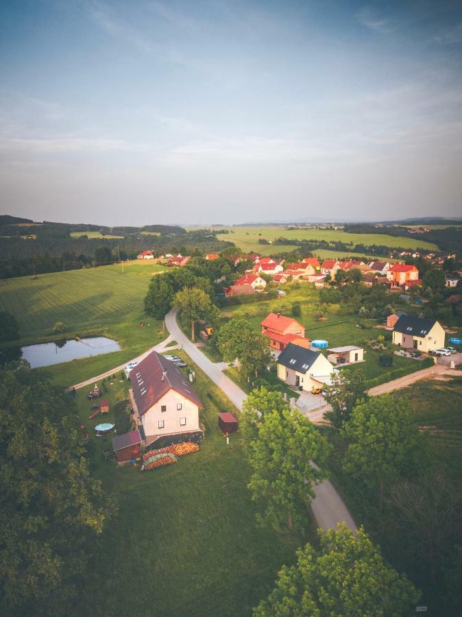 Penzion Na Podlesi Ve Zlate Korune Zlatá Koruna エクステリア 写真